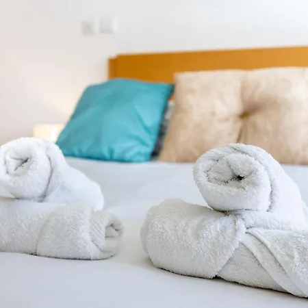 Quinta Palmeiras - Darlene 라고스